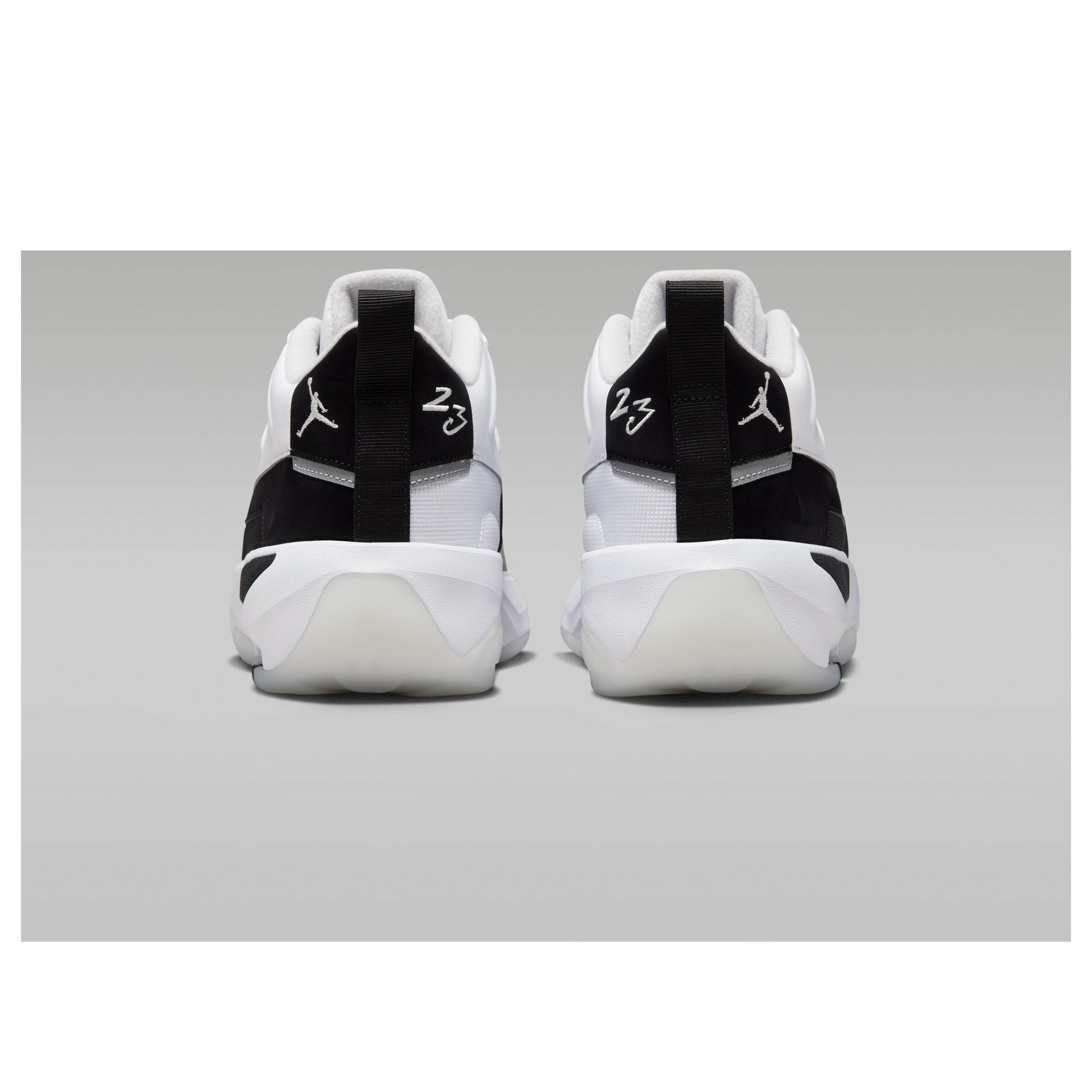 Air Jordan Max Aura 7 'White Black' HQ2091-100