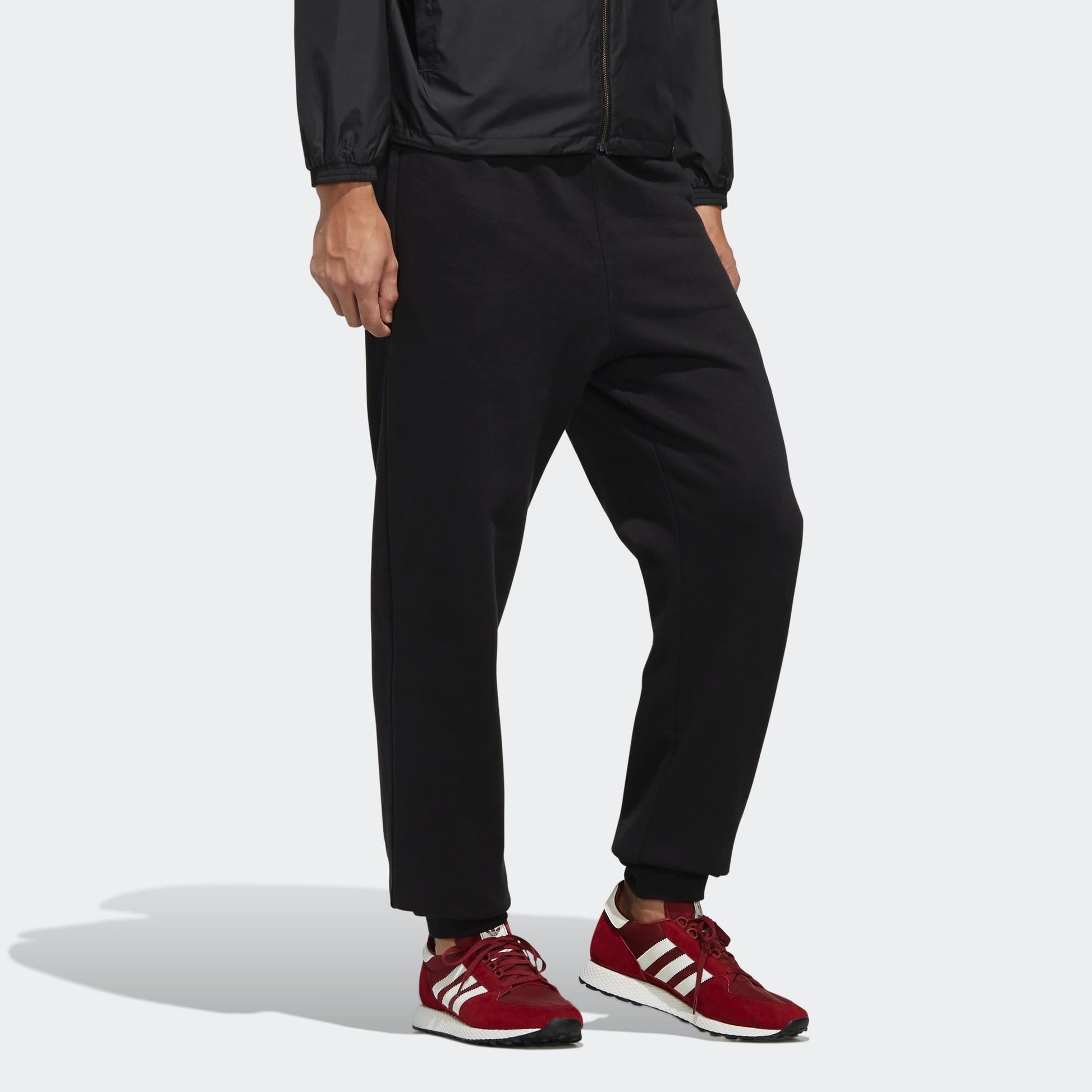 adidas originals Men's Mini EMB TP Sweatpants FK9981