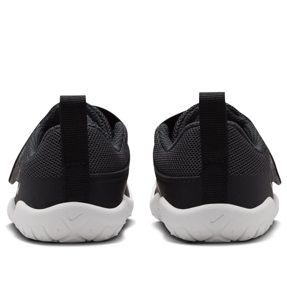(TD) Nike Swoosh 1 Essential 'Black White' HV5043-001