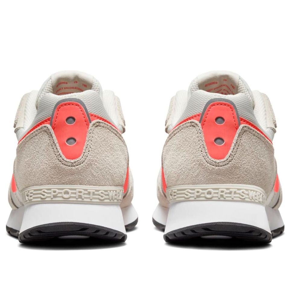 (WMNS) Nike Venture Runner Wide 'Light Bone Magic Ember' DM8454-005