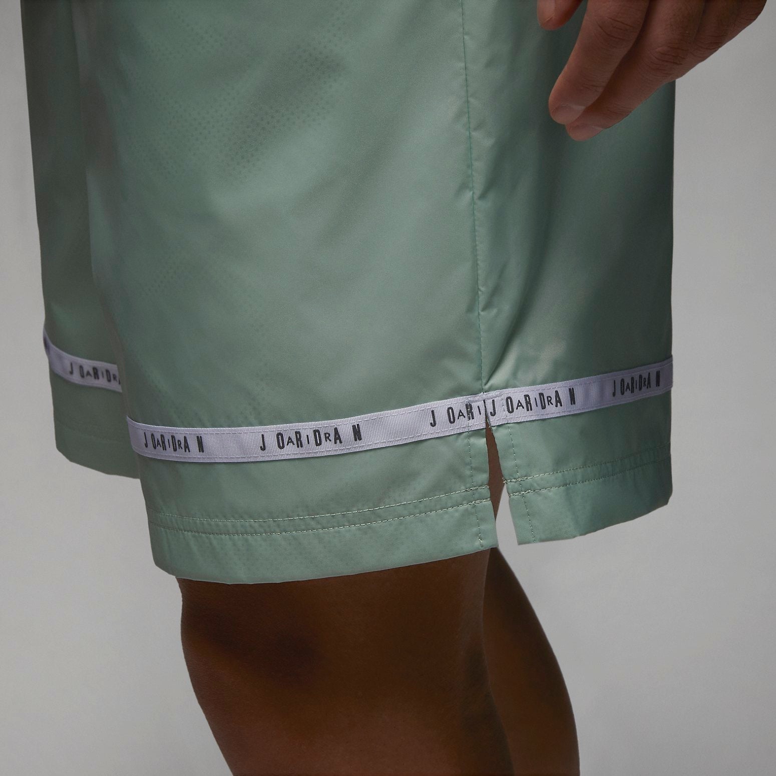 Air Jordan Essentials Woven Shorts 'Green' DX9692-321
