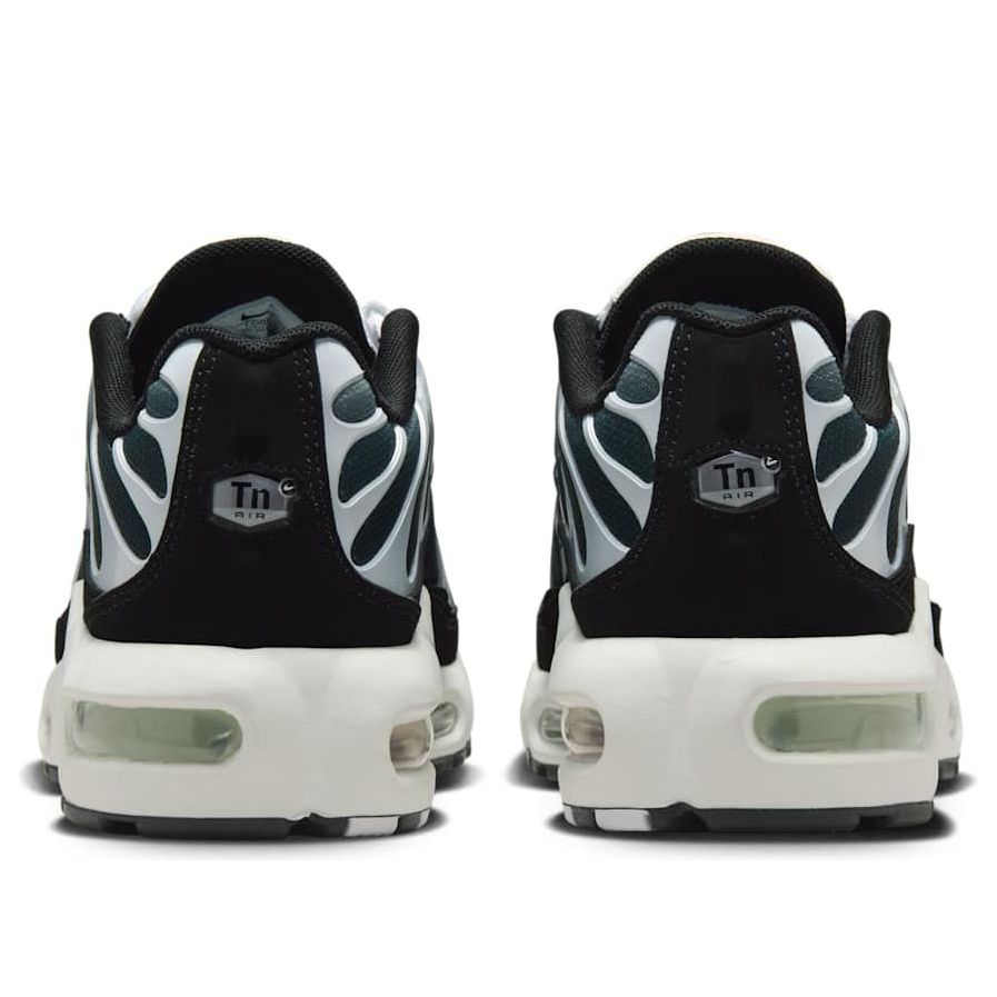 (GS) Nike Air Max Plus 'Black White Sail Metallic Cool Grey' CD0609-026