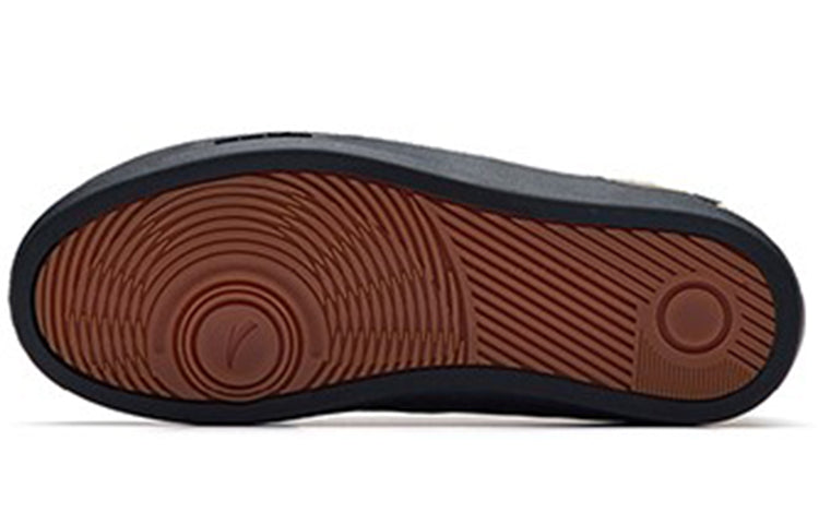 (WMNS) ANTA Attitude Low 'Black White' 122238013-4