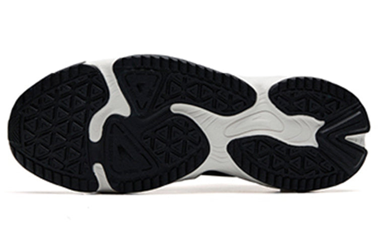(WMNS) ANTA Walker 3 'White Black' 122238881-3