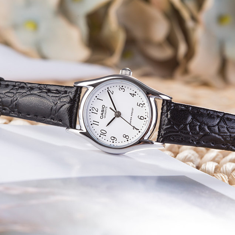 CASIO Female DRESS Japan / South Korea Fashion White DialBlack Strap WhiteBlack Analog LTP-1094E-7B