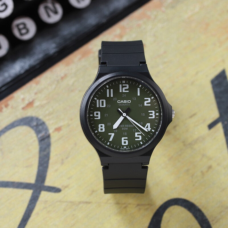 CASIO Male YOUTH Japan / South Korea Fashion Mens Black Analog MW-240-3B