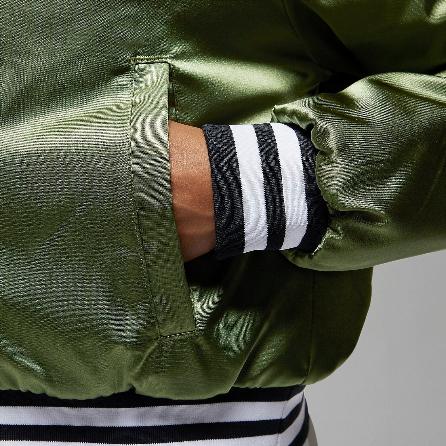 (WMNS) Air Jordan Varsity Jacket 'Green' FB5154-340