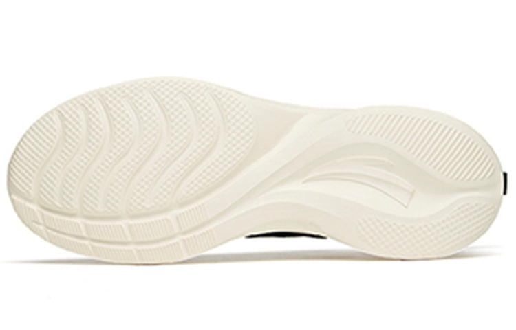 (WMNS) ANTA Running Series Sneakers Nitrogen 'Black White' 122235570S-1