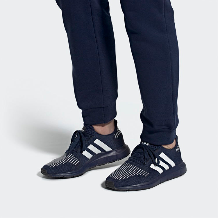 adidas Swift Run 'Collegiate Navy White' EE4445