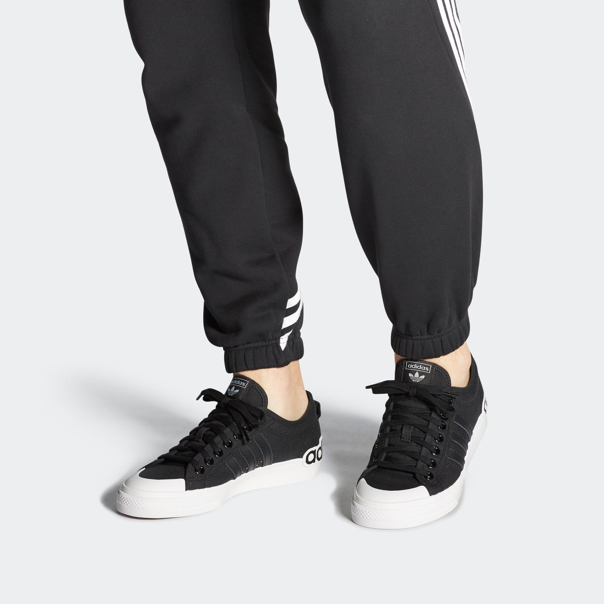 adidas Nizza 'Oversize Heel Logo - Core Black Gum' EF5713