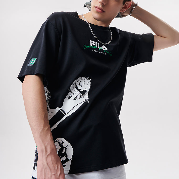 Men's FILA FUSION Baseball Sports Printing Knit Loose Short Sleeve Dark Black T-Shirt T11M132109F-BK