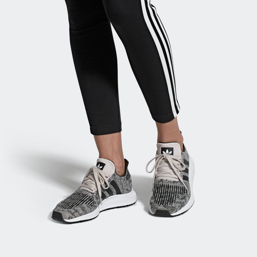 adidas originals Swift Run 'Black Pink' EE4551