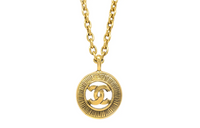 CHANEL 1980 1990s Medallion Pendant Necklace