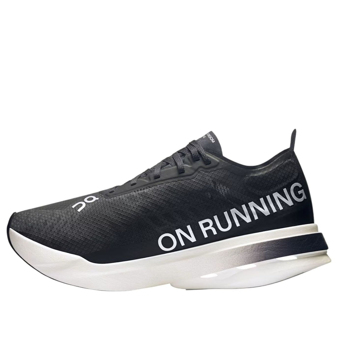 (WMNS) On Running Cloudboom Strike 'Black White' 3WE30470299