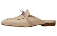 HERMES Oz Closed Toe Slippers Women's Saraz Beige