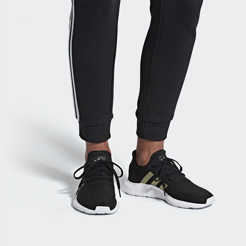 (WMNS) adidas Swift Run 'Black Tech Silver' F34309