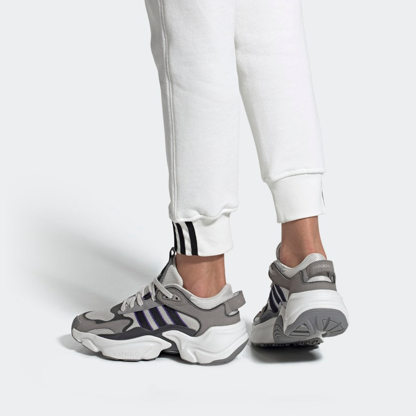 (WMNS) adidas Magmur Runner 'Grey Three' EE5142