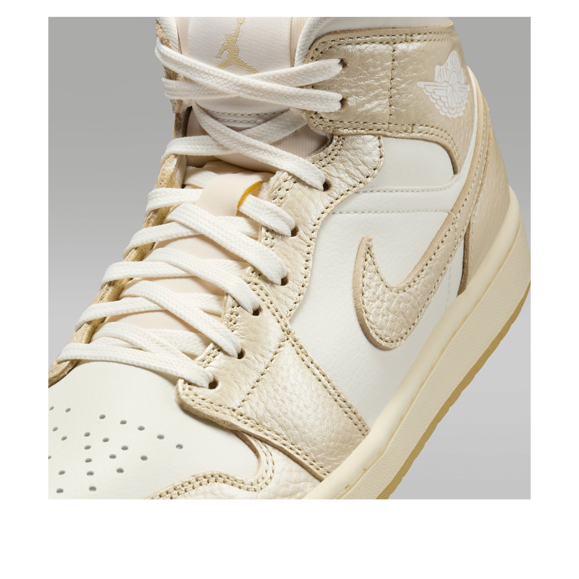 (WMNS) Air Jordan 1 Mid SE 'Metallic Team Gold' HV5159-100