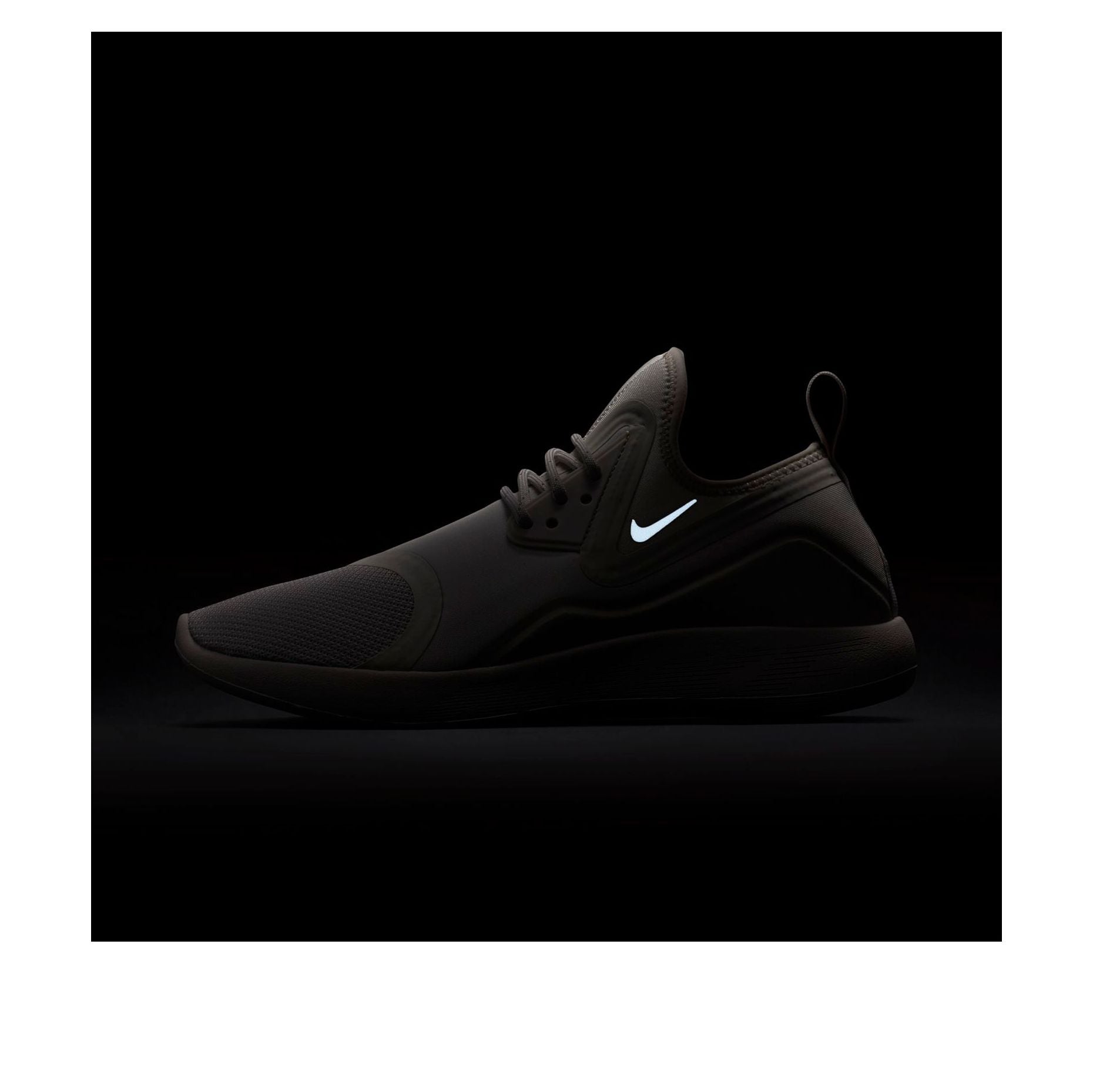 (WMNS) Nike LunarCharge Essential 'Light Bone' 923620-003
