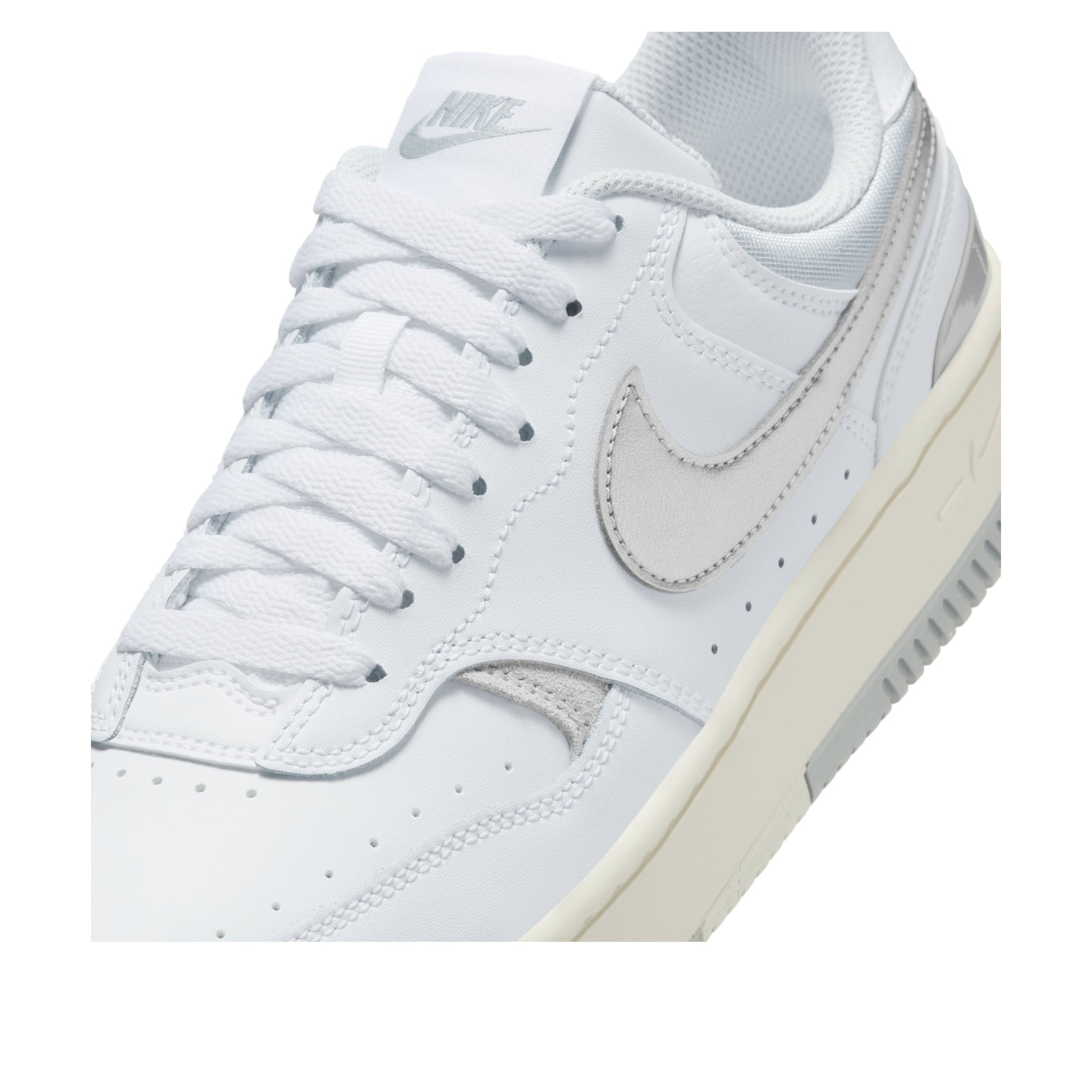 (WMNS) Nike Gamma Force 'White Light Smoke Grey Metallic Silver' HQ1674-100