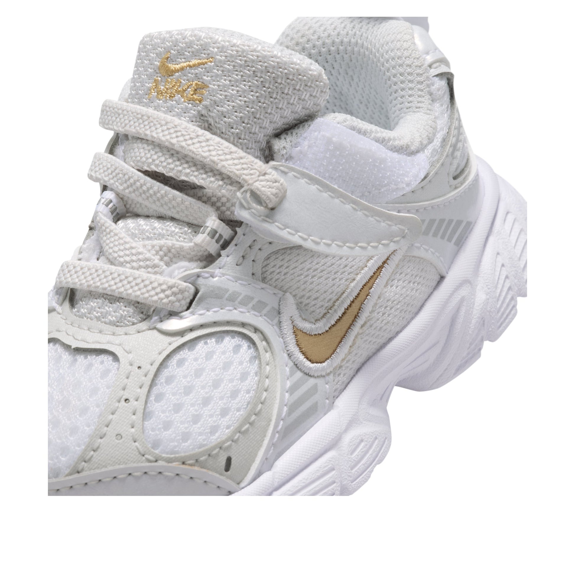(TD) Nike V5 RNR 'White Metallic Silver Photon Dust' HQ6413-104