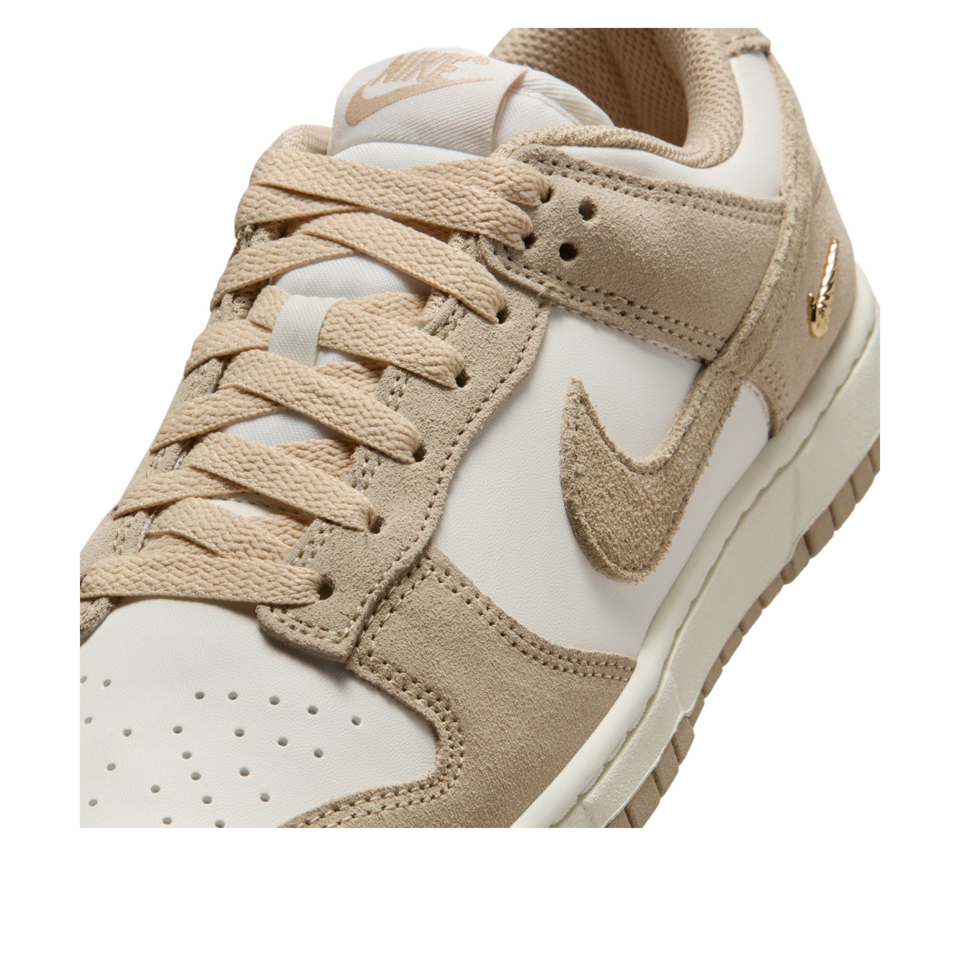 (WMNS) Nike Dunk Low 'Sail Metallic Gold Linen' IO4244-101