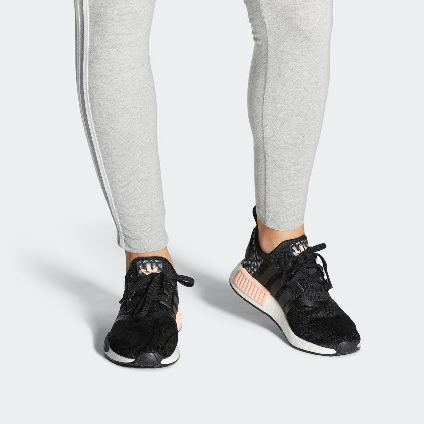 (WMNS) adidas NMD_R1 'Black Leopard' FZ1017