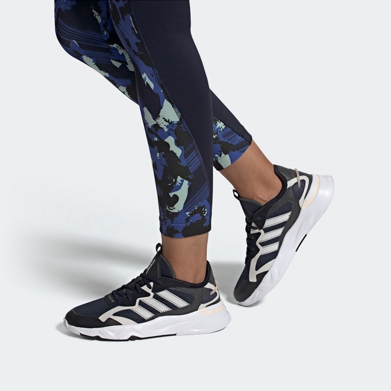 (WMNS) adidas neo Futureflow 'Black Pink White' FX9151