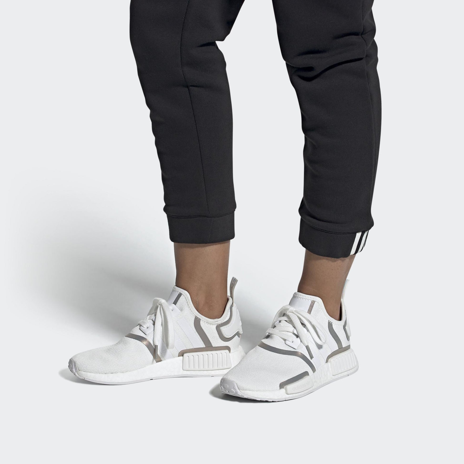 (WMNS) adidas NMD_R1 'White Iridescent' FV1797