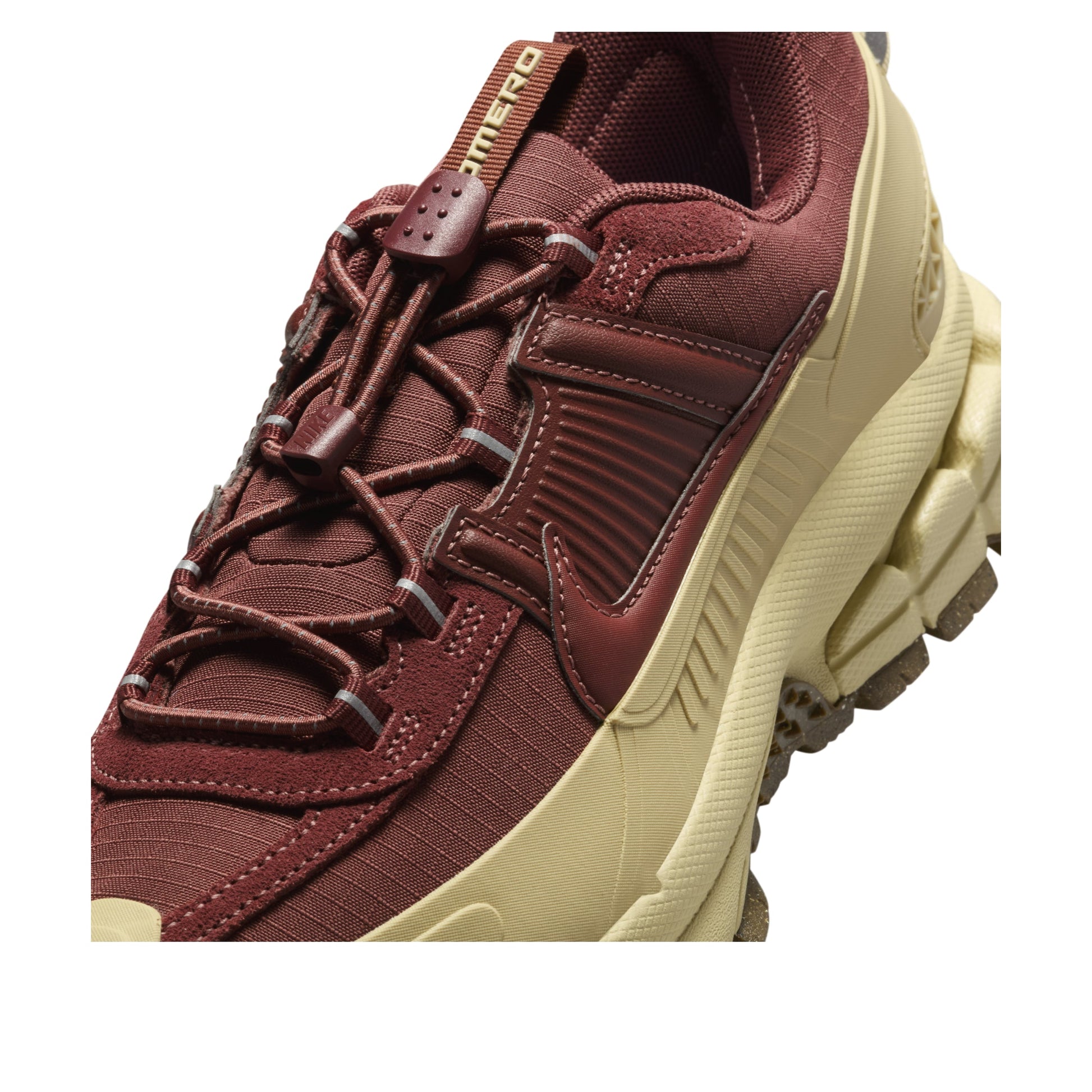 (WMNS) Nike Air Zoom Vomero Roam 'Team Red Gold' HQ2181-700