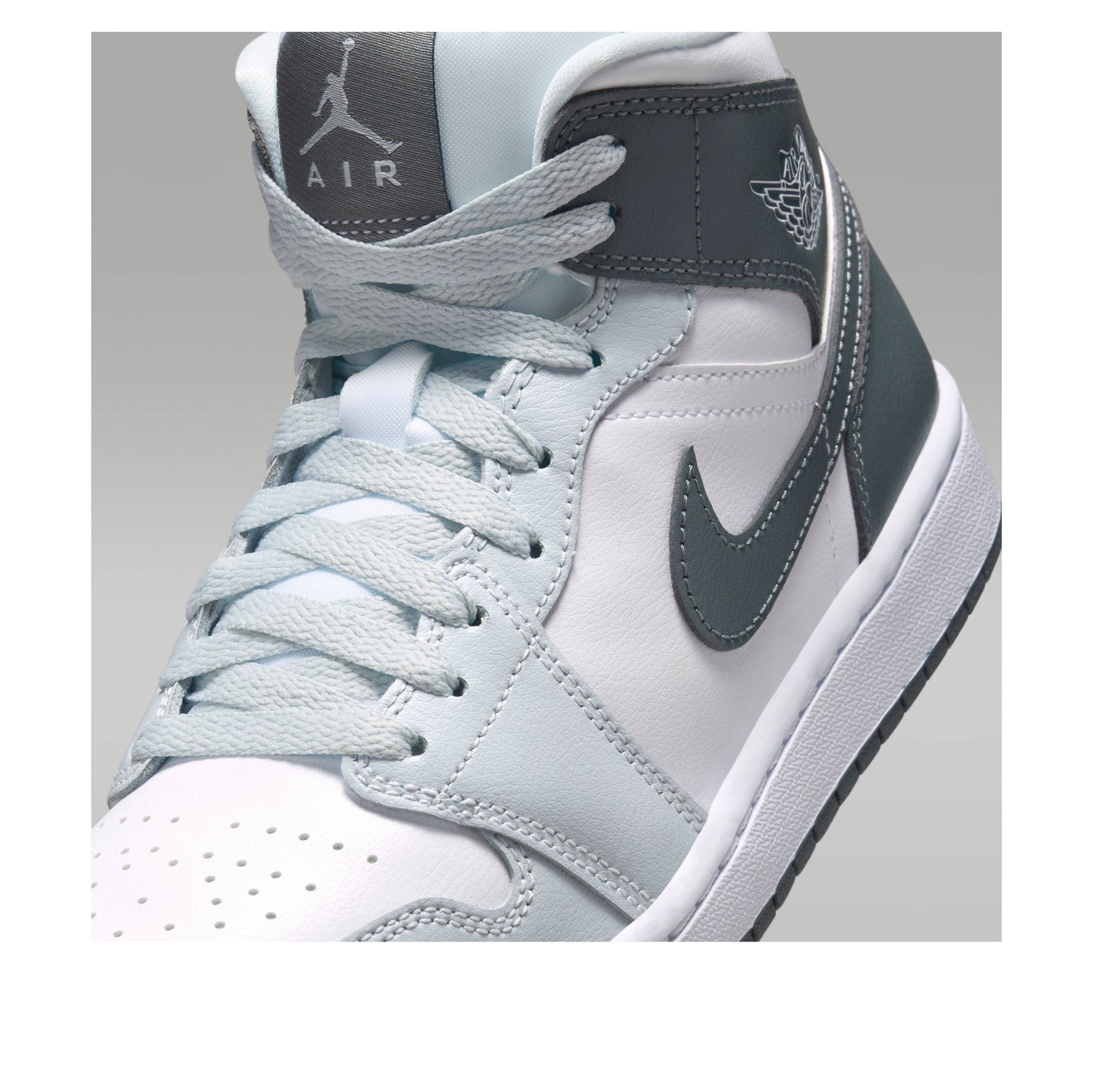 (WMNS) Air Jordan 1 Mid 'Pure Platinum Smoke Gray' BQ6472-113