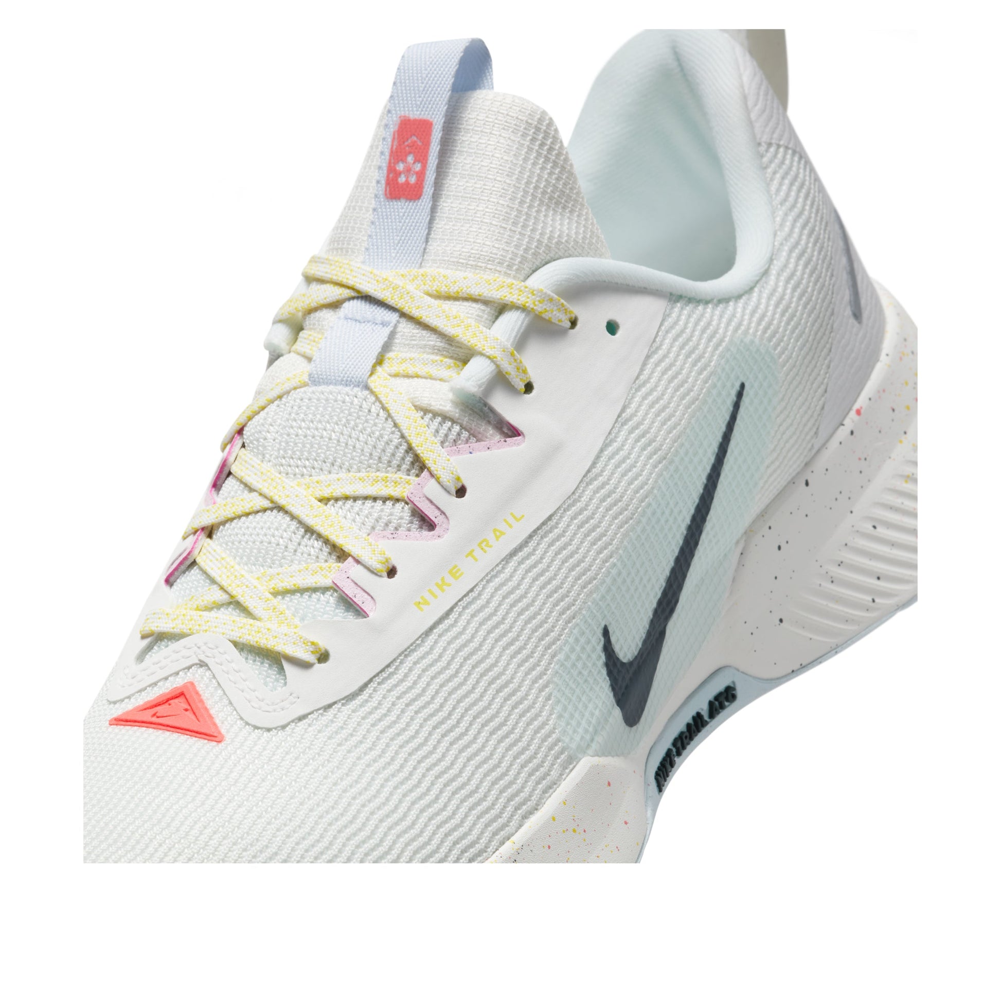 Nike Juniper Trail 3 'Summit White Pure Platinum Magic Ember Armory Navy' FQ0904-100