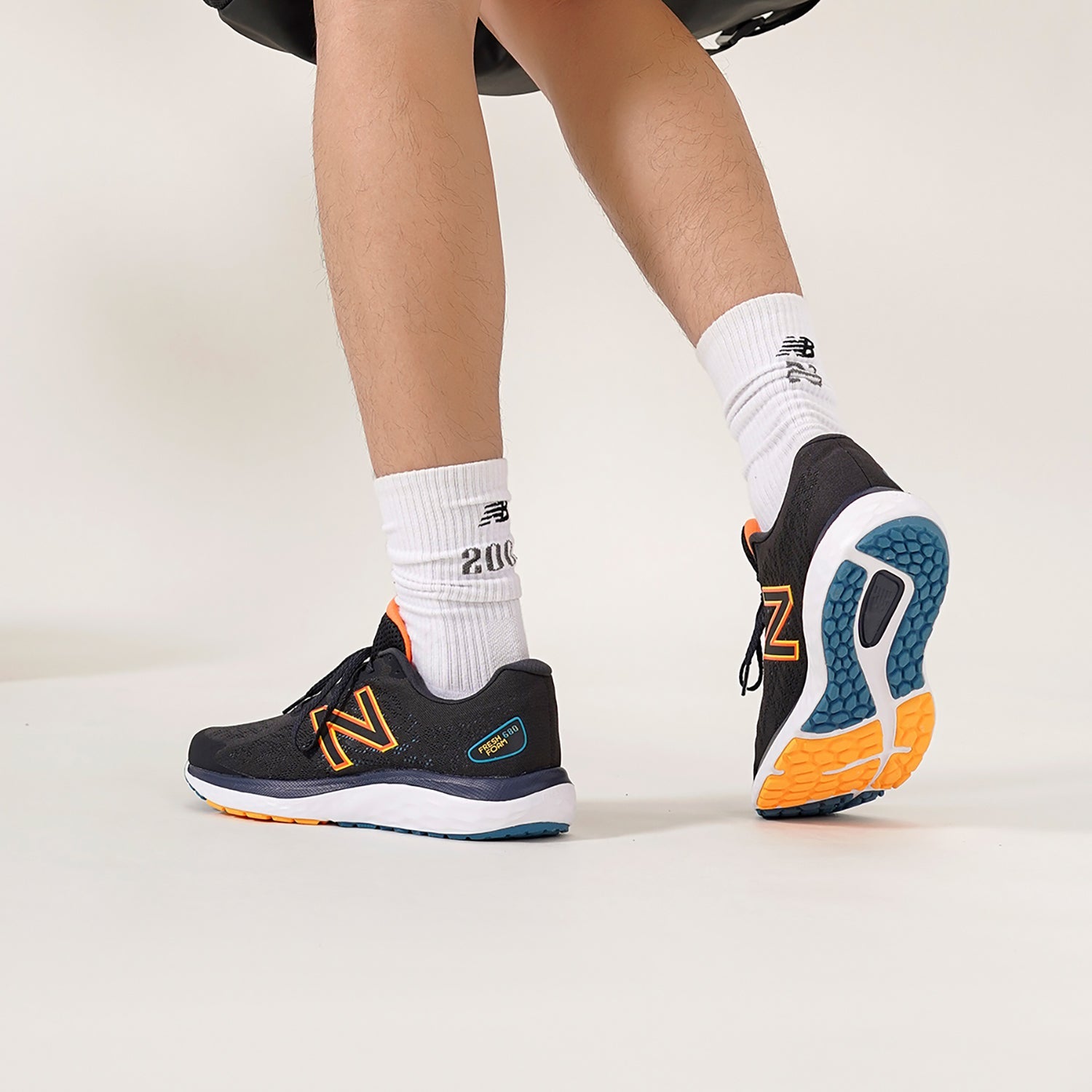 New Balance Fresh Foam 680 v7 'Black Orange Blue' M680CK7
