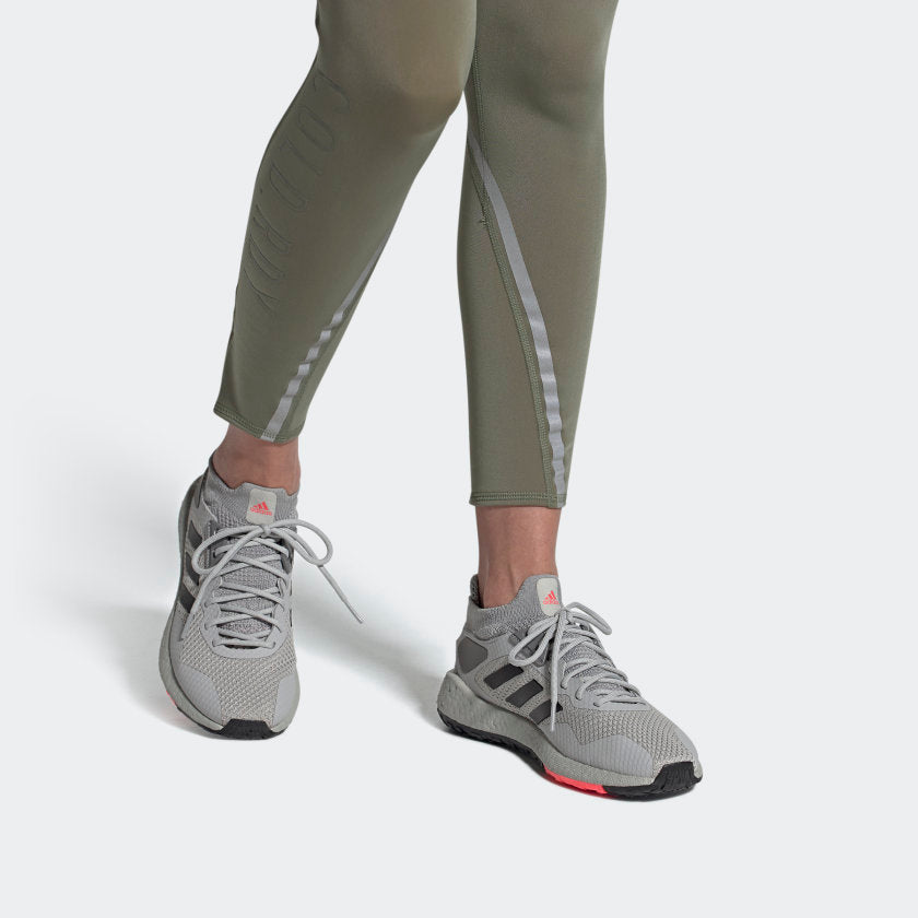 (WMNS) adidas PulseBoost HD 'Grey Signal Pink' EG9983