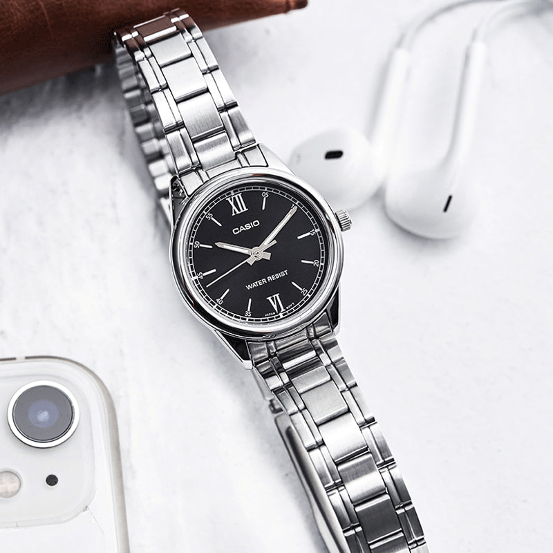 CASIO Quartz Waterproof SilverBlack Analog LTP-V005D-1B2