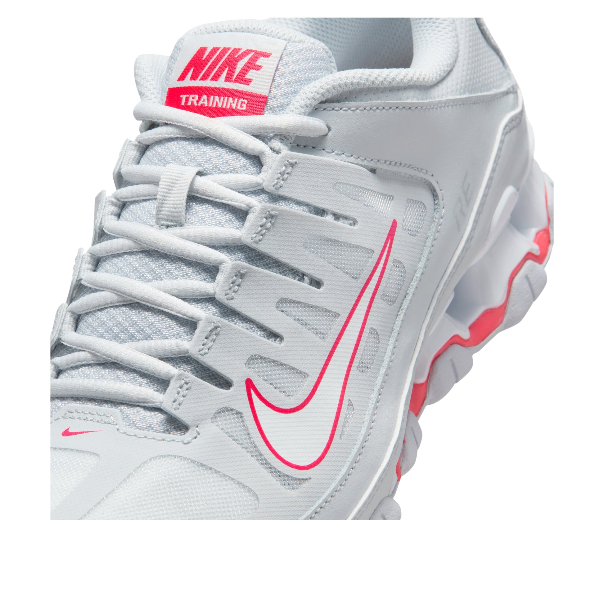 (WMNS) Nike Reax 8 TR 'Pure Platinum Red Orbit' IO2400-001
