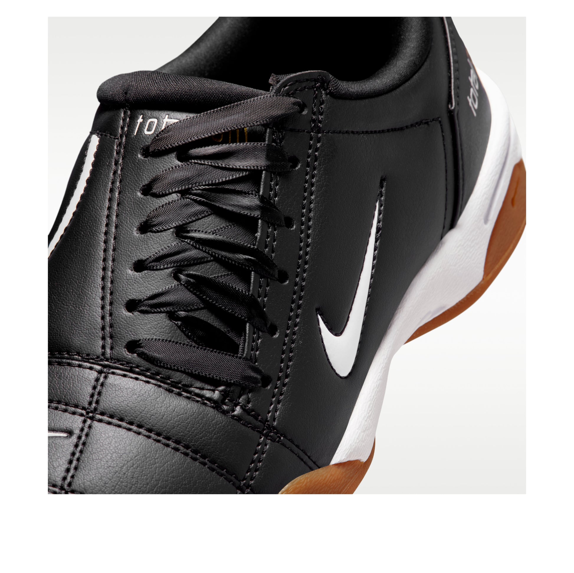 (WMNS) Nike Total 90 'Black Gum Medium Brown' IO2387-001