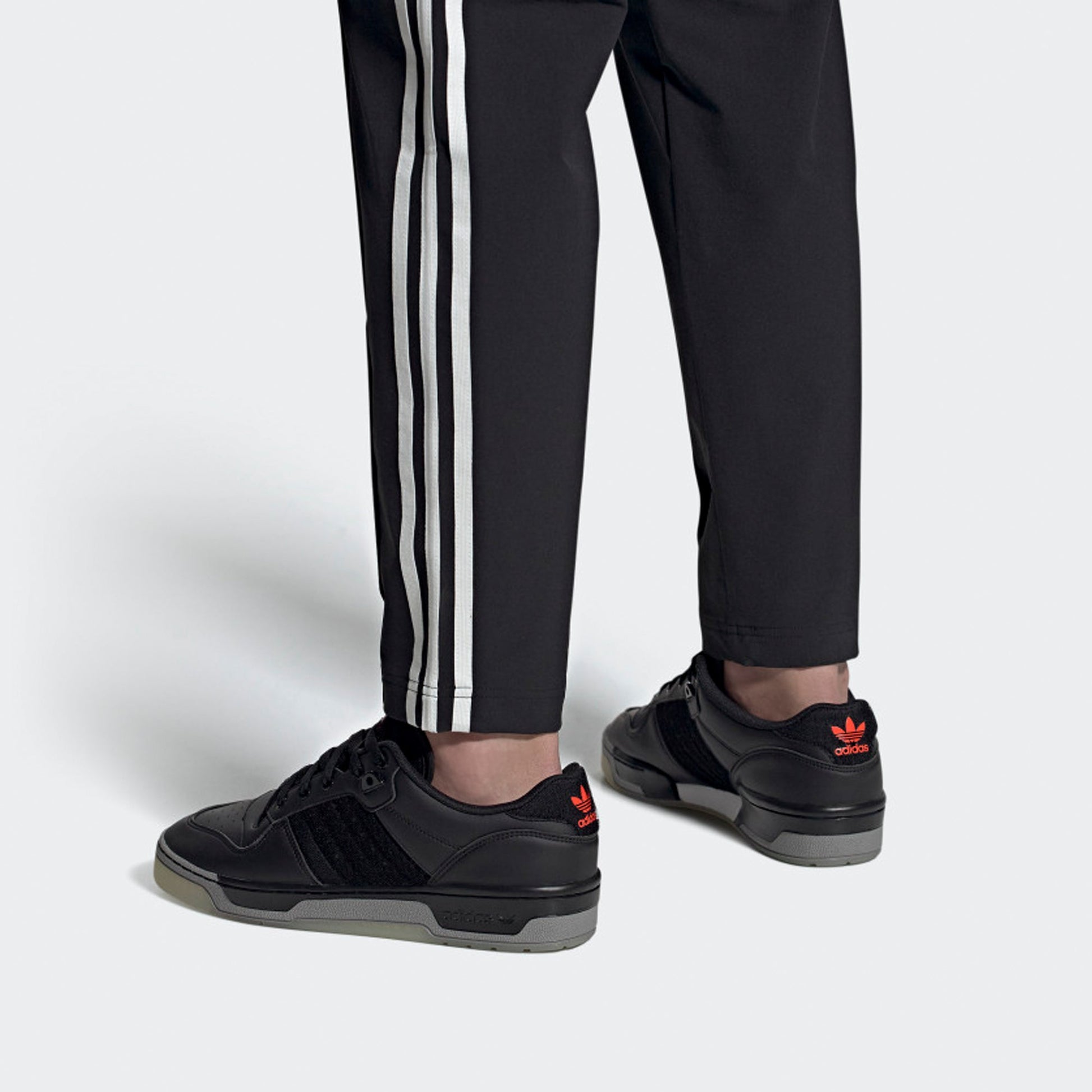 (WMNS) adidas Rivalry Low 'Core Black Solar Red' FW4276
