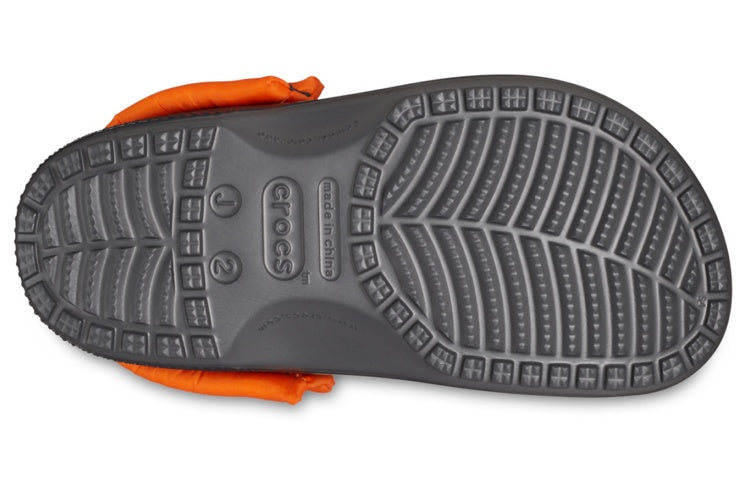 (GS) Crocs x Naruto Classic Clogs 'Orange Black' 209460-014