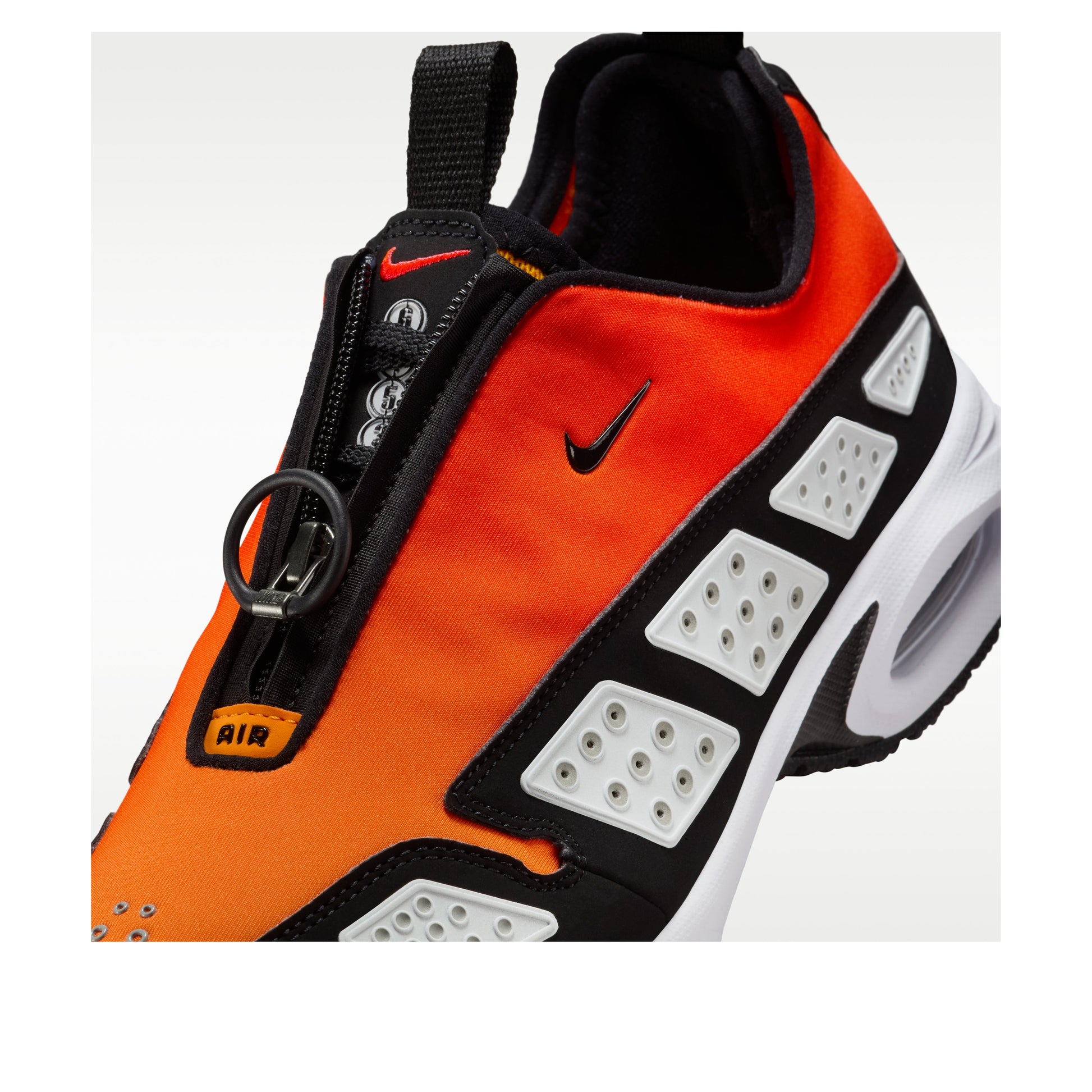 (WMNS) Nike Air Max SNDR 'Bright Crimson' HJ8080-600