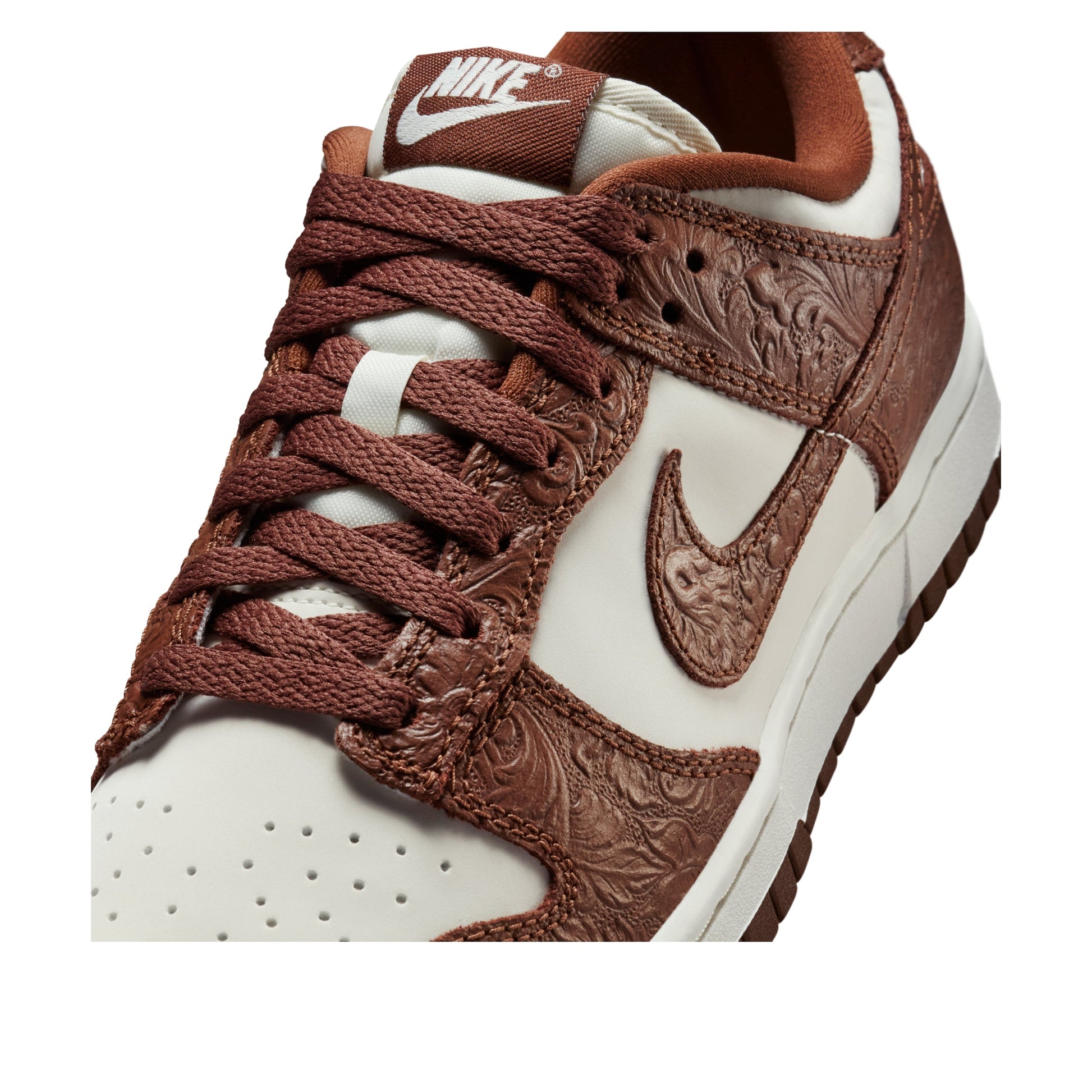 (WMNS) Nike Dunk Low 'Embossed Baroque Sail Fauna Brown' IF3944-100