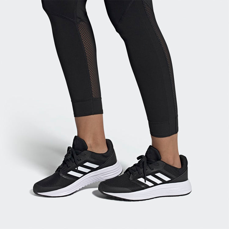 (WMNS) adidas Galaxy 5 'Black White' FW6125