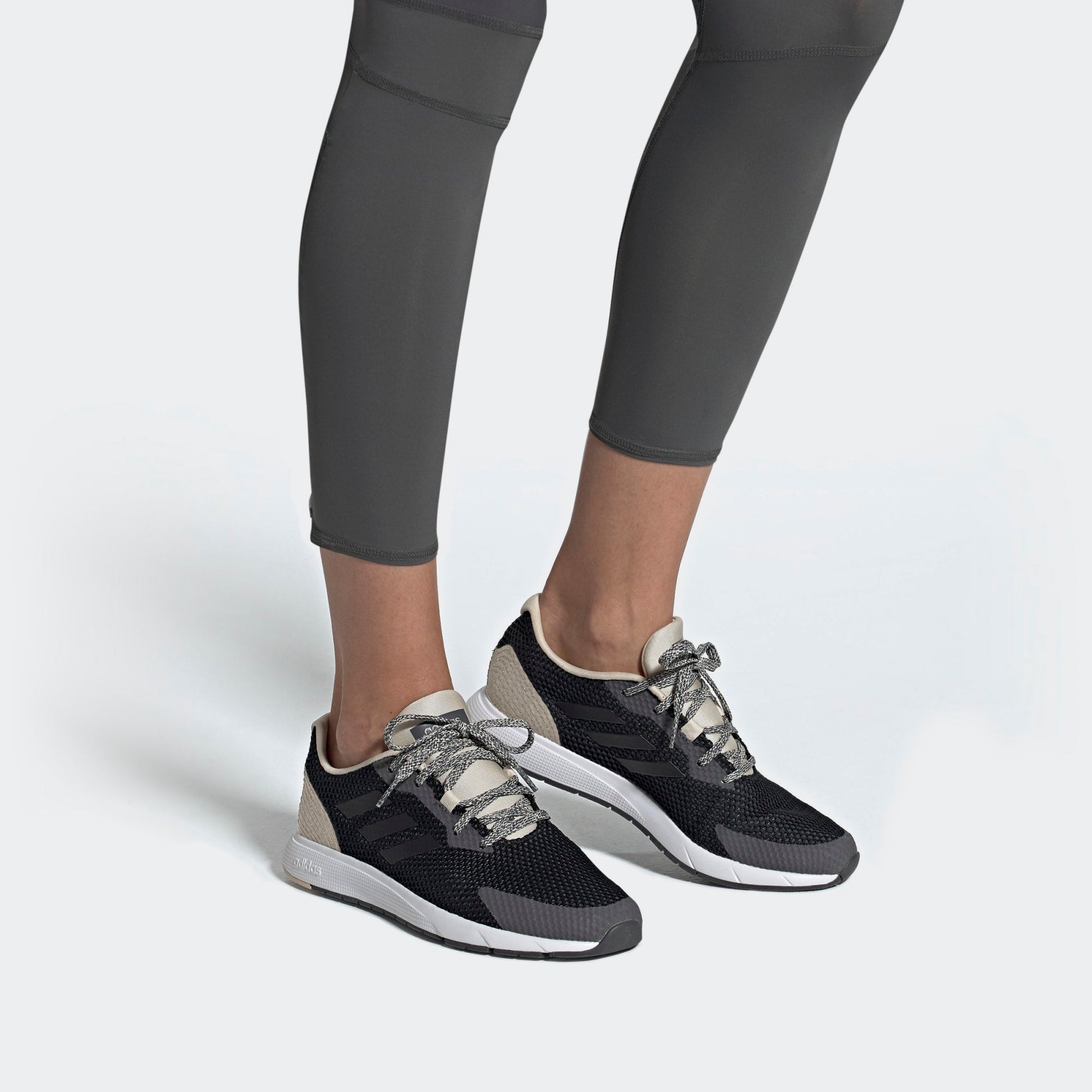 (WMNS) adidas neo Sooraj Black EE9933