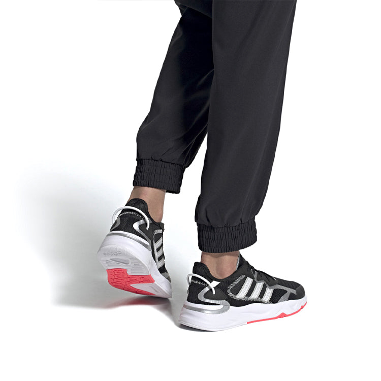 (WMNS) adidas Futureflow 'Black White' FW7185