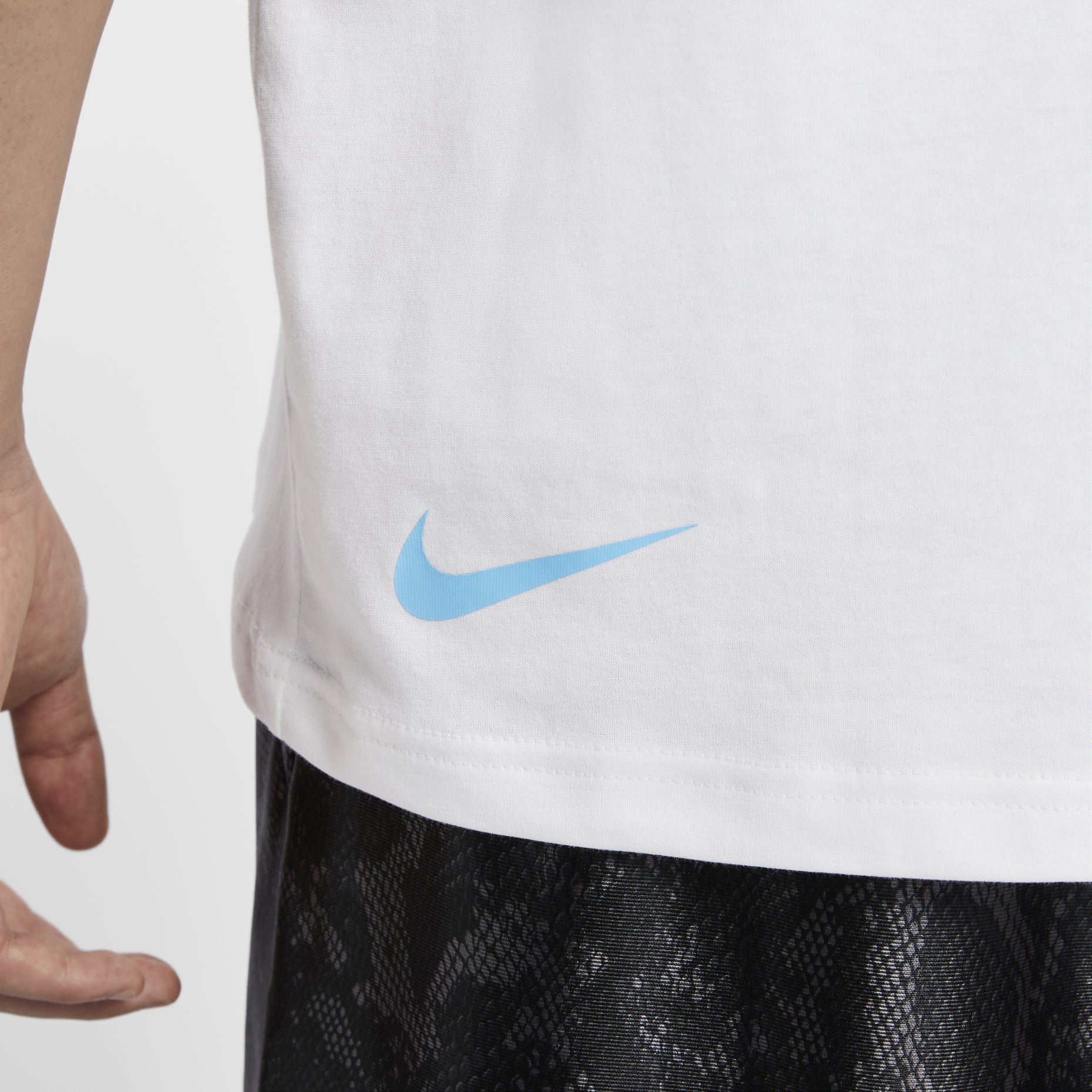 Nike Kobe T-shirt Asia Sizing 'X-Ray White' HV6695-100