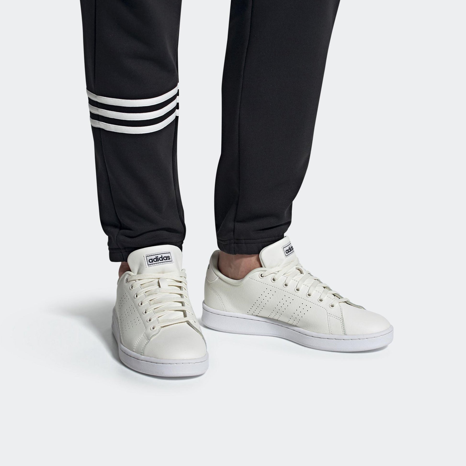 adidas Advantage 'White Trace Blue' EE7685