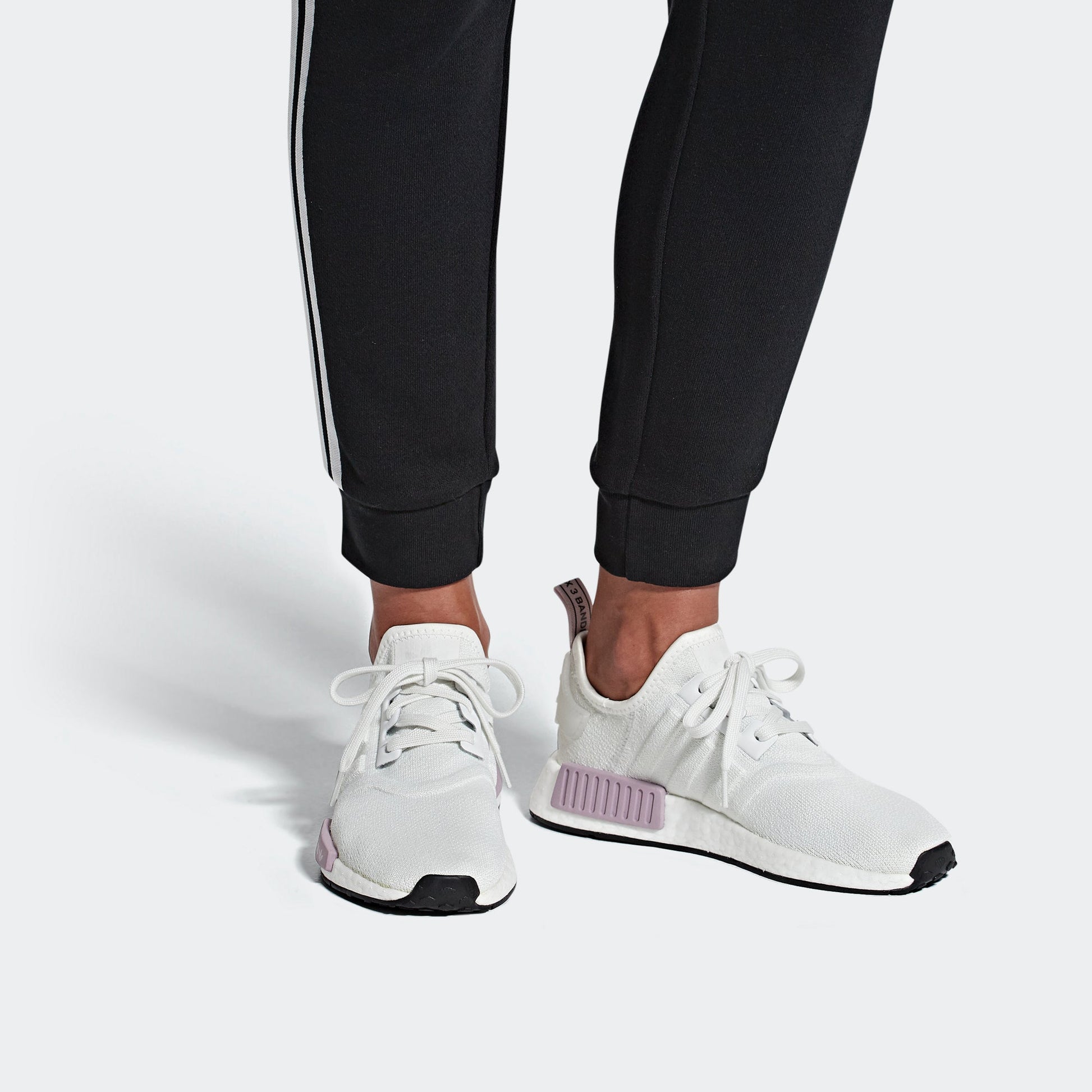 (WMNS) adidas NMD_R1 'White Orchid' BD8024