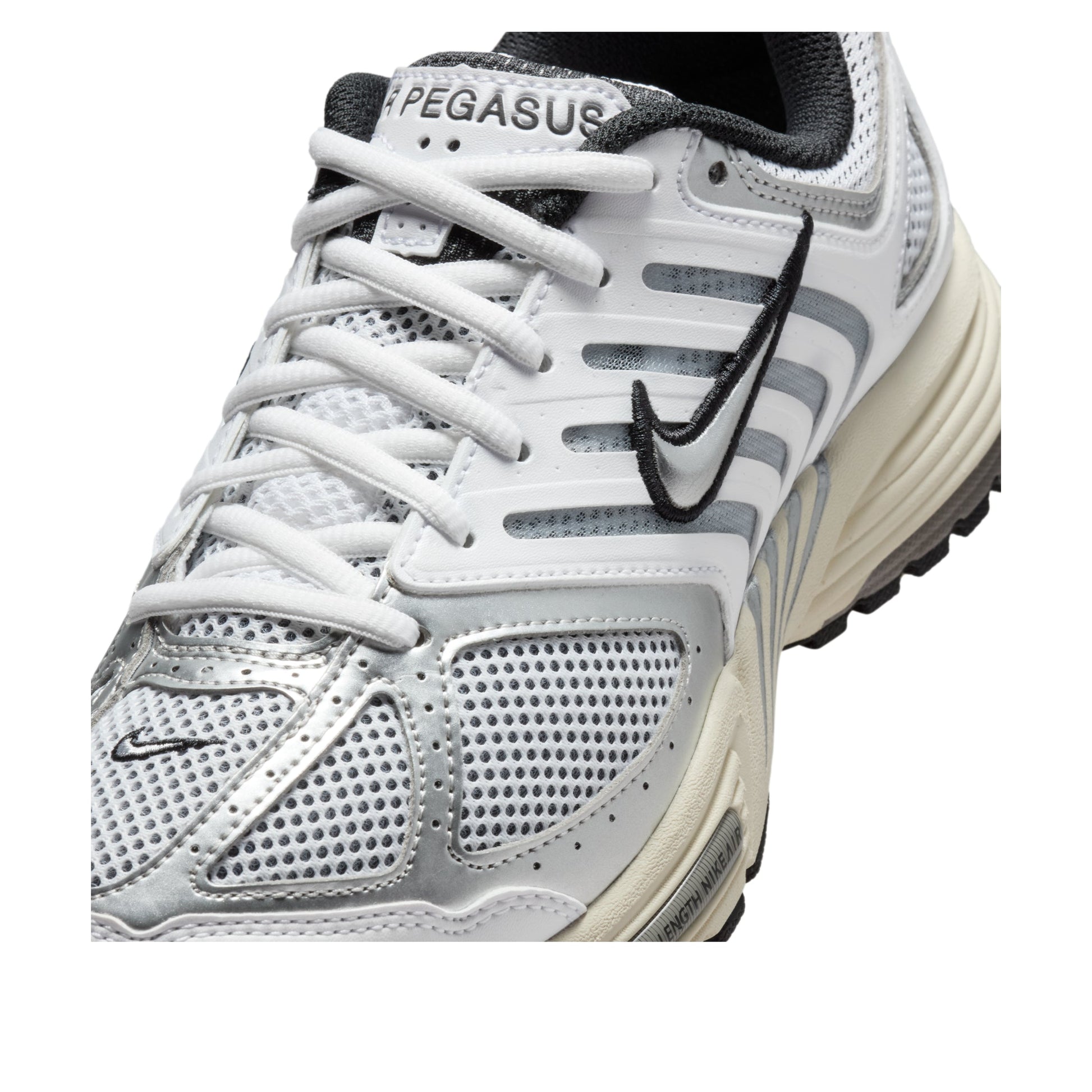 (WMNS) Nike Air Pegasus 2005 'White Coconut Milk Black Silver' HQ1675-100