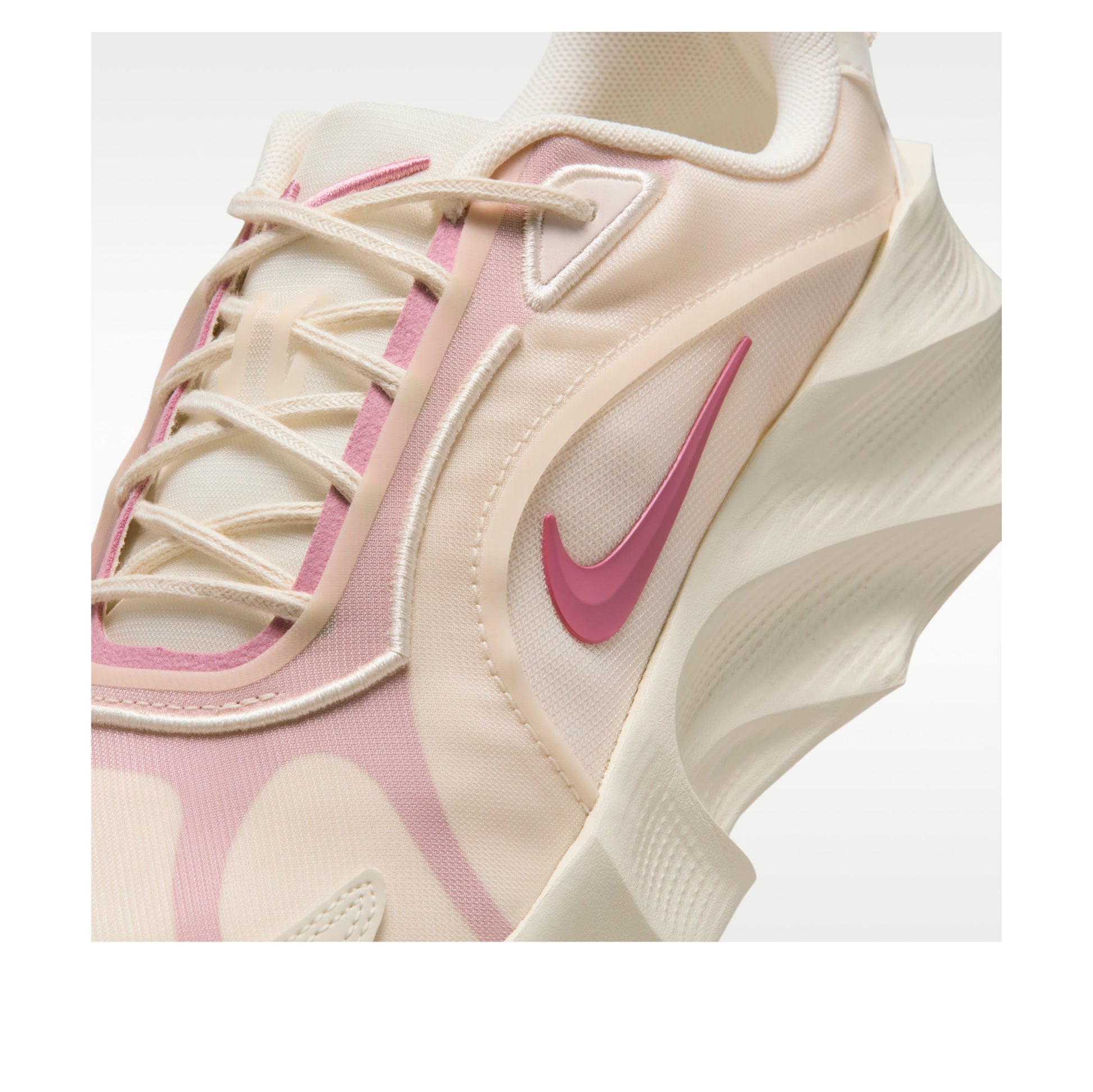 (WMNS) Nike Aura Edge 'Chalk Pale Ivory Elemental Pink' HQ7025-100