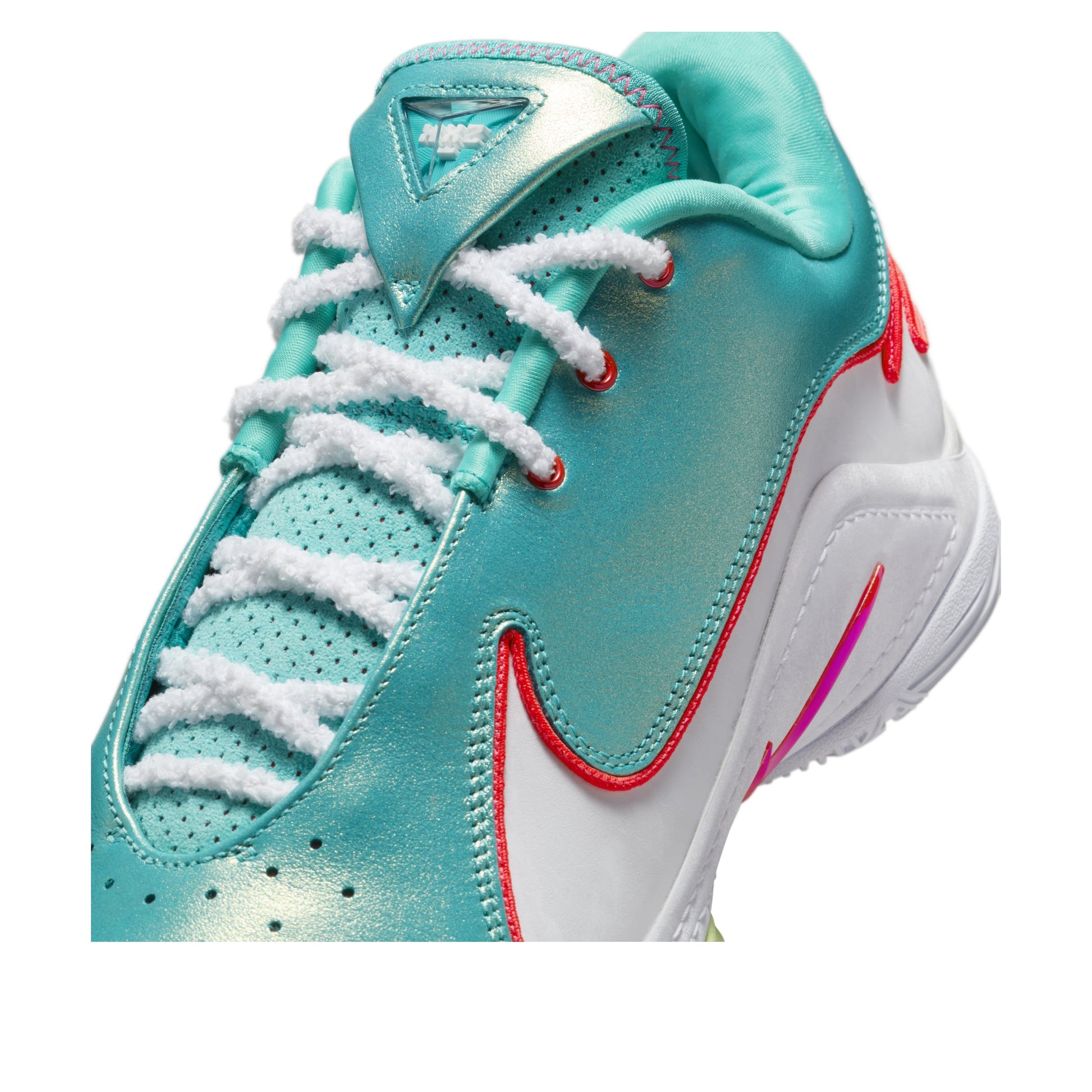 Nike LeBron 22 EP 'Christmas' HV5147-600